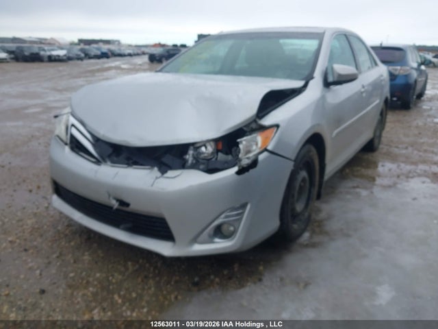 12563011 :رقم المزاد ، 4T1BF1FK1EU828818 vin ، 2014 Toyota Camry L/se/le/xle مزاد بيع