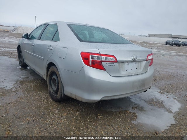 12563011 :رقم المزاد ، 4T1BF1FK1EU828818 vin ، 2014 Toyota Camry L/se/le/xle مزاد بيع