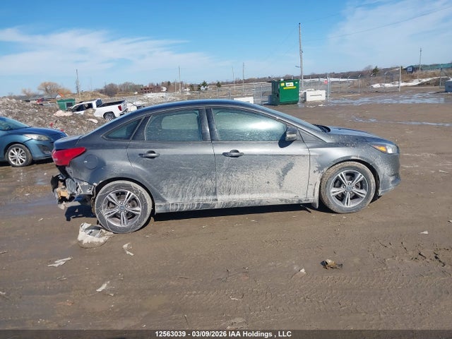 12563039 :رقم المزاد ، 1FADP3FEXJL305612 vin ، 2018 Ford Focus Se مزاد بيع