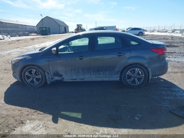 12563039 :رقم المزاد ، 1FADP3FEXJL305612 vin ، 2018 Ford Focus Se مزاد بيع