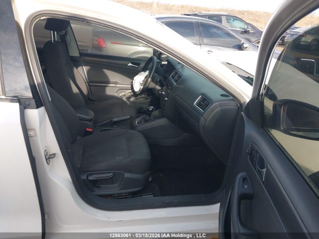 12563061 :رقم المزاد ، 3VW2K7AJ0DM372294 vin ، 2013 Volkswagen Jetta 2.0l Trendline/2.0l Trendline+ مزاد بيع