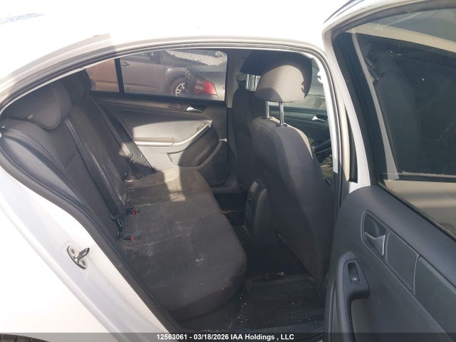 12563061 :رقم المزاد ، 3VW2K7AJ0DM372294 vin ، 2013 Volkswagen Jetta 2.0l Trendline/2.0l Trendline+ مزاد بيع