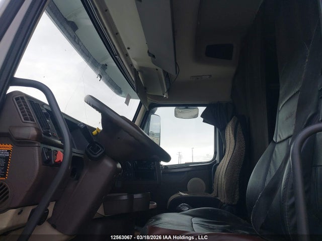 4V4NC9KK9HN993579 Volvo VNL