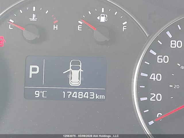 12563075 :رقم المزاد ، KNAHT8A39E7060548 vin ، 2014 Kia Rondo مزاد بيع