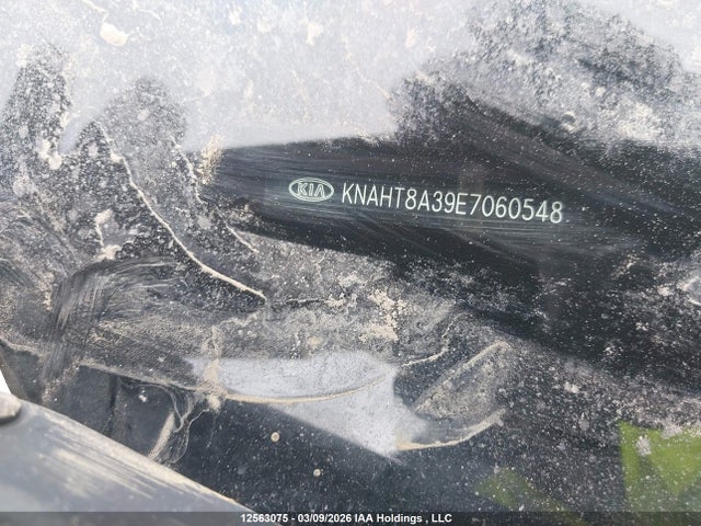 12563075 :رقم المزاد ، KNAHT8A39E7060548 vin ، 2014 Kia Rondo مزاد بيع
