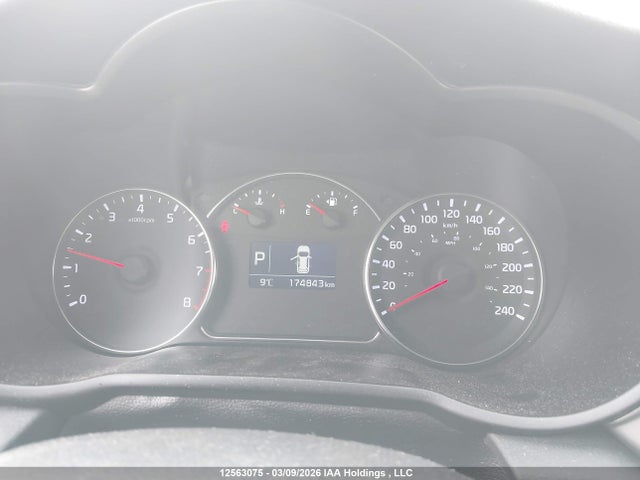 12563075 :رقم المزاد ، KNAHT8A39E7060548 vin ، 2014 Kia Rondo مزاد بيع