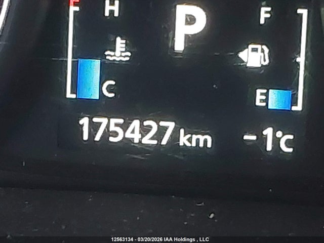 JA4JZ4AXXEZ605282 Mitsubishi Outlander