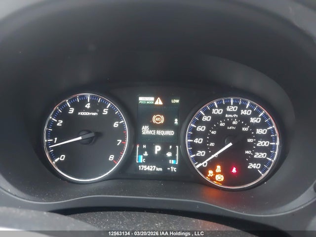 JA4JZ4AXXEZ605282 Mitsubishi Outlander