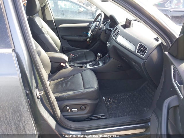 WA1JCCFS3JR002208 Audi Q3 Premium Plus