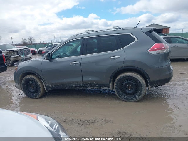 2015 Nissan Rogue S/sl/sv მანქანა იყიდება აუქციონზე, vin: 5N1AT2MVXFC868426, აუქციონის ნომერი: 12563205