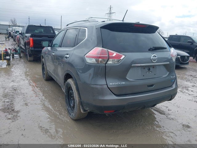 2015 Nissan Rogue S/sl/sv მანქანა იყიდება აუქციონზე, vin: 5N1AT2MVXFC868426, აუქციონის ნომერი: 12563205