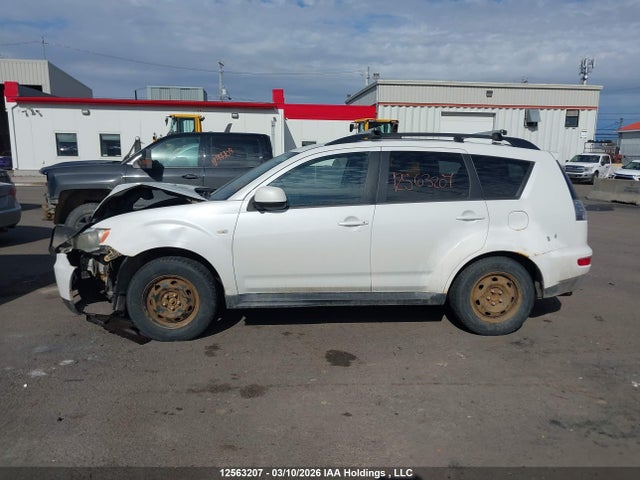 12563207 :رقم المزاد ، JA4AS2AW0AZ608556 vin ، 2010 Mitsubishi Outlander Es مزاد بيع