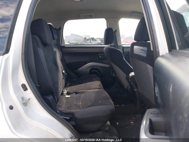12563207 :رقم المزاد ، JA4AS2AW0AZ608556 vin ، 2010 Mitsubishi Outlander Es مزاد بيع