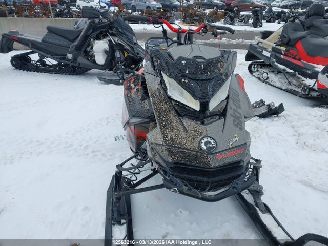 12563216 :رقم المزاد ، 2BPSCFJA8JV000014 vin ، 2018 Skidoo Summit Sp 850 Rer مزاد بيع