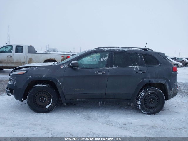 2016 Jeep Cherokee Trailhawk მანქანა იყიდება აუქციონზე, vin: 1C4PJMBS2GW180896, აუქციონის ნომერი: 12563268
