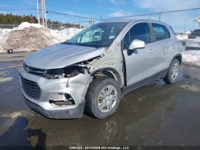 Chevrolet TRAX LS 2017 3GNCJKSB0HL224119 Image 2