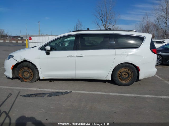 2C4RC1CG8JR165511 Chrysler Pacifica Lx