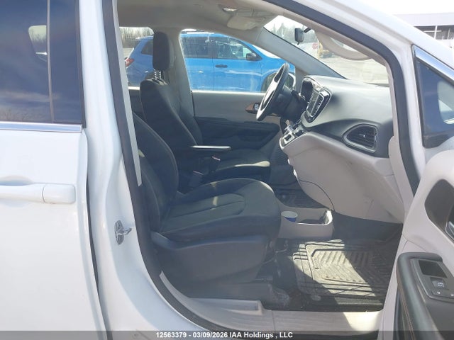 2C4RC1CG8JR165511 Chrysler Pacifica Lx