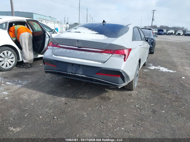 KMHLM4DGXSU971109 Hyundai Elantra