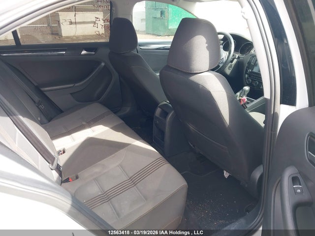 12563418 :رقم المزاد ، 3VWDB7AJ6HM308016 vin ، 2017 Volkswagen Jetta مزاد بيع