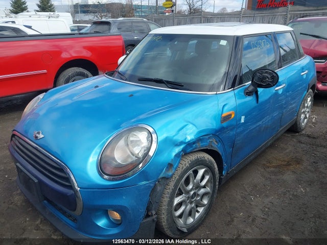 Mini 5 Door Cooper 2017 WMWXU1C56H2E18207 Image 2