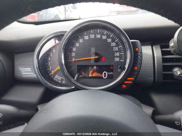 Mini 5 Door Cooper 2017 WMWXU1C56H2E18207 Image 7