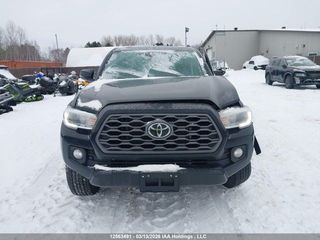 3TYSZ5AN9NT099349 Toyota Tacoma
