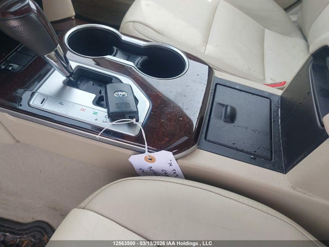 12563500 :رقم المزاد ، 4T1BF1FK7EU780581 vin ، 2014 Toyota Camry مزاد بيع