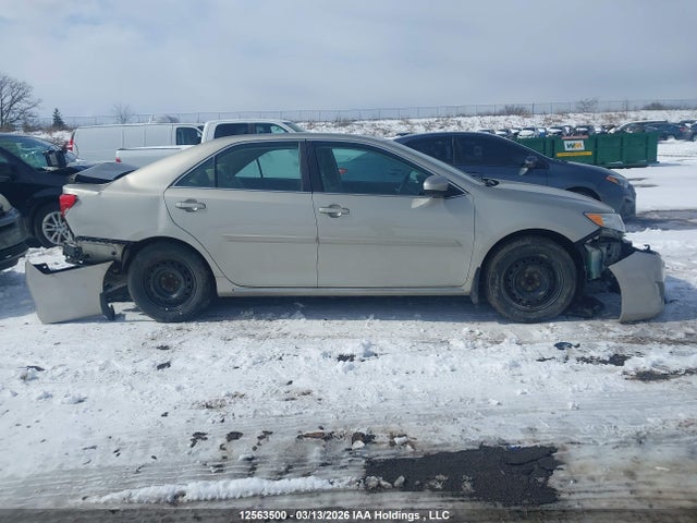 12563500 :رقم المزاد ، 4T1BF1FK7EU780581 vin ، 2014 Toyota Camry مزاد بيع