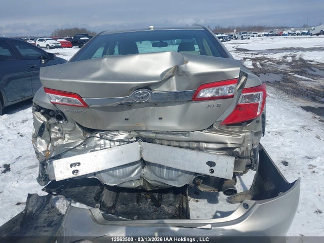 12563500 :رقم المزاد ، 4T1BF1FK7EU780581 vin ، 2014 Toyota Camry مزاد بيع