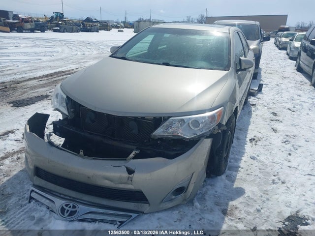 12563500 :رقم المزاد ، 4T1BF1FK7EU780581 vin ، 2014 Toyota Camry مزاد بيع