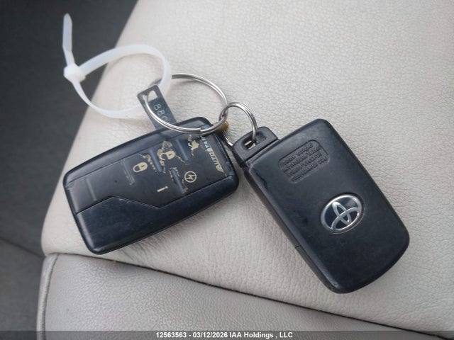 12563563 :رقم المزاد ، 4T1BK1FK7EU545724 vin ، 2014 Toyota Camry Se/xle مزاد بيع