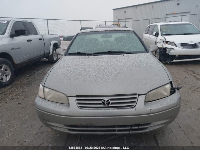12563584 :رقم المزاد ، JT2BG22K2X0302598 vin ، 1999 Toyota Camry Le/xle مزاد بيع