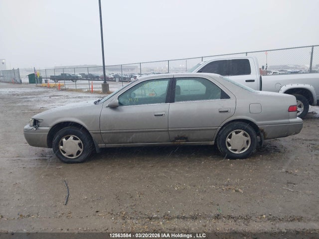 12563584 :رقم المزاد ، JT2BG22K2X0302598 vin ، 1999 Toyota Camry Le/xle مزاد بيع
