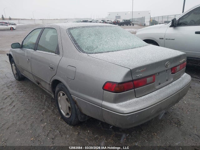 12563584 :رقم المزاد ، JT2BG22K2X0302598 vin ، 1999 Toyota Camry Le/xle مزاد بيع