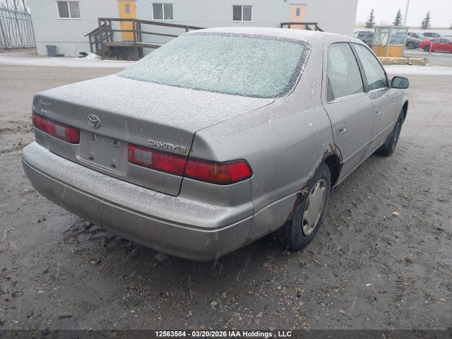 12563584 :رقم المزاد ، JT2BG22K2X0302598 vin ، 1999 Toyota Camry Le/xle مزاد بيع