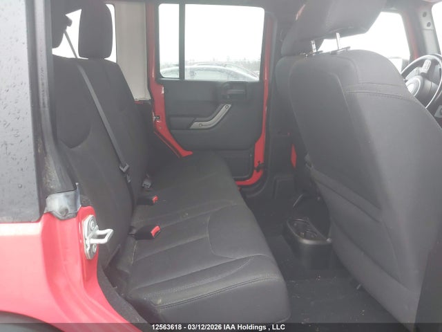 12563618 :رقم المزاد ، 1C4BJWDG6FL670840 vin ، 2015 Jeep Wrangler Unlimited Sport مزاد بيع