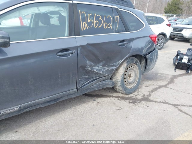 12563627 :رقم المزاد ، 4S4BSDGC2J3232802 vin ، 2018 Subaru Outback 2.5i Premium مزاد بيع