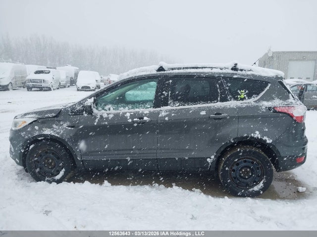 1FMCU9GD5HUA43960 Ford ESCAPE SE