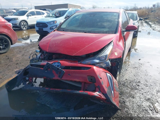 JTDL9RFU8K3000833 Toyota Prius Technology