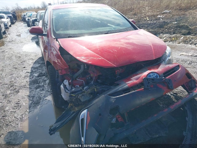 JTDL9RFU8K3000833 Toyota Prius Technology