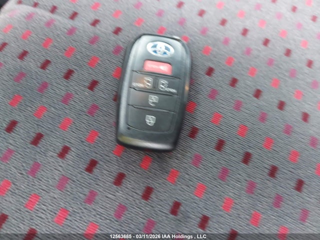 5TDGRKEC4PS164362 Toyota Sienna Le/xle/platinum/xse/limited/xse 25th Anniversary