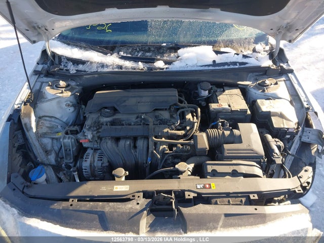 KMHLM4AG3NU328111 Hyundai Elantra Preferred Ivt