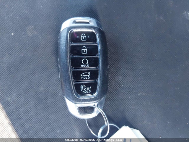 KMHLM4AG3NU328111 Hyundai Elantra Preferred Ivt