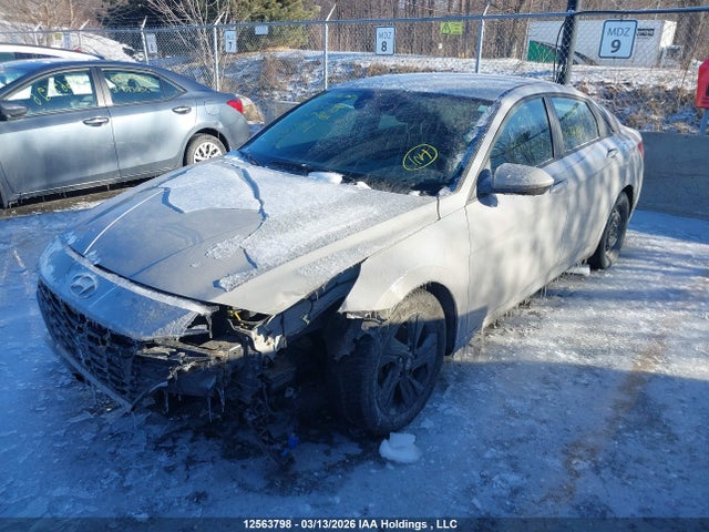 KMHLM4AG3NU328111 Hyundai Elantra Preferred Ivt