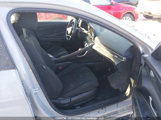 KMHLM4AG3NU328111 Hyundai Elantra Preferred Ivt