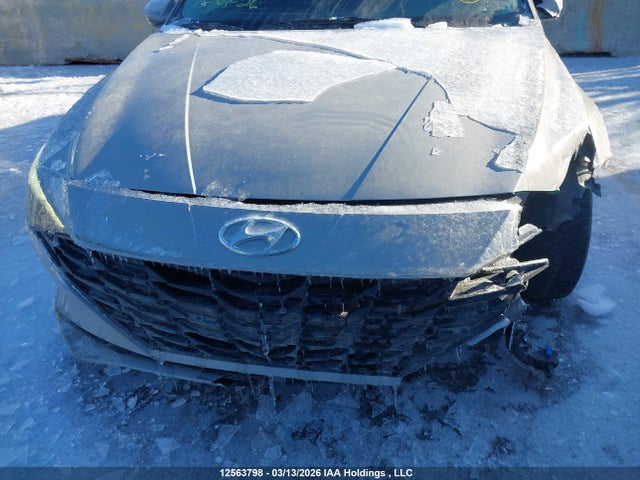 KMHLM4AG3NU328111 Hyundai Elantra Preferred Ivt