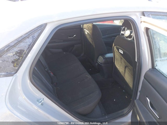 KMHLM4AG3NU328111 Hyundai Elantra Preferred Ivt