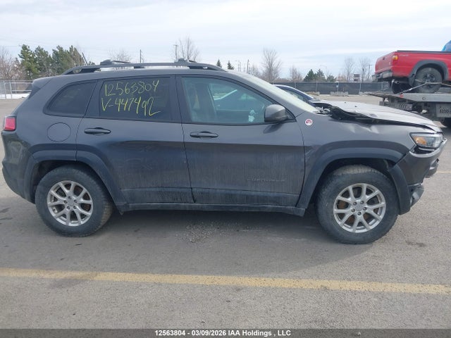 1C4PJMBXXKD447492 Jeep Cherokee Trailhawk