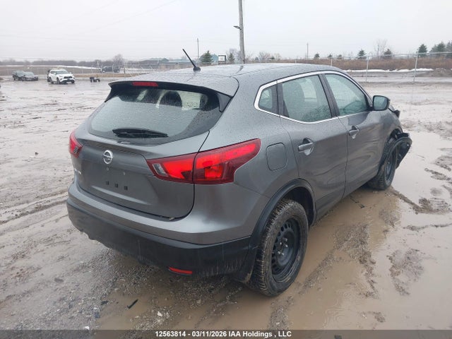 JN1BJ1CP2JW192866 Nissan Qashqai S 4dr2wd